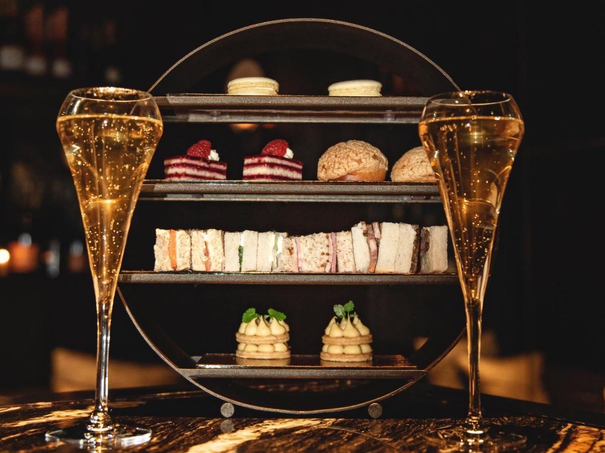 Hotel Dakota Leeds Leeds  Exterior foto Afternoon tea at the Ritz